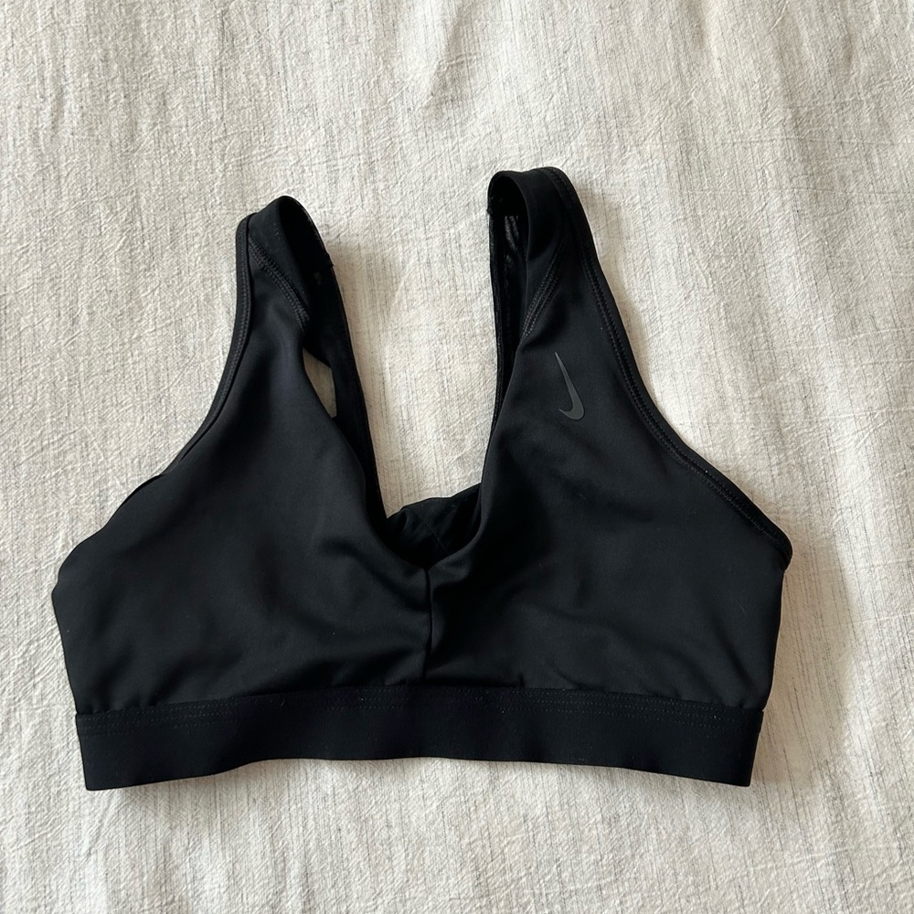 Black Nike Twist-Back Sports Bra